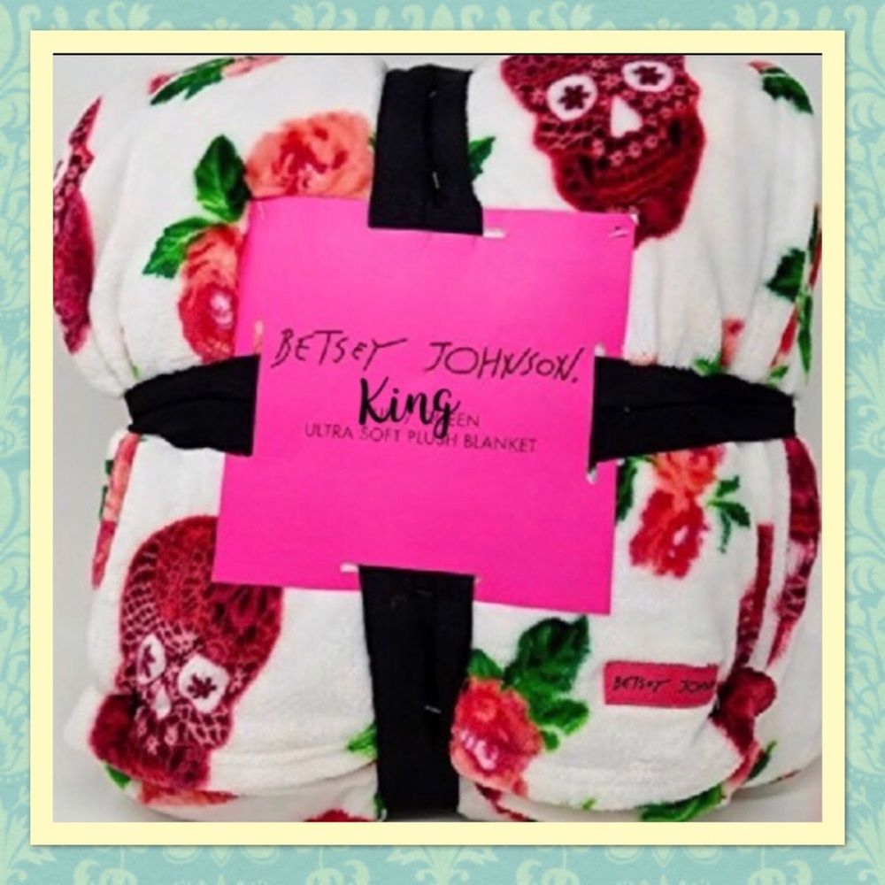 Betsey Johnson Peach Rose Sugar Skull Blanket King - Picture 2 of 6